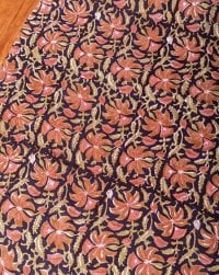 〔1m単位切り売り〕ジャイプル 職人手作り木版染め 色彩美しいボタニカルデザイン〔幅約110cm〕〔ブラック系 更紗柄〕 おしゃれ 生地 テーブルクロス 手芸素材などへ