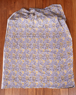 〔1m単位切り売り〕ジャイプル　職人手作り木版染め　色彩美しいボタニカルデザイン〔幅約110cm〕〔グレー系　更紗柄〕　おしゃれ　生地　テーブルクロス　手芸素材などへ - サブ2