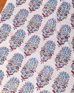 【3個セット】〔1m単位切り売り〕ジャイプル 職人手作り木版染め 色彩美しいボタニカルデザイン〔幅約109cm〕〔白×青×赤×橙系 更紗柄〕 おしゃれ 生地 テーブルクロス 手芸素材などへの写真