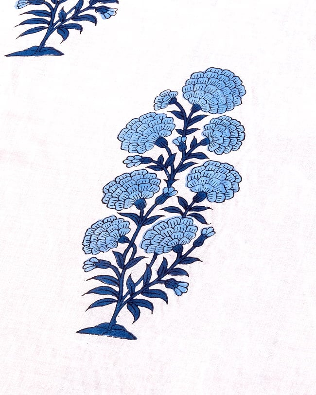 〔1m単位切り売り〕ジャイプル 職人手作り木版染め 色彩美しいボタニカルデザイン〔幅約110cm〕〔白×青系 植物柄〕 おしゃれ 生地 テーブルクロス 手芸素材などへ 3 - 1mの長さごとにご購入いただけます。