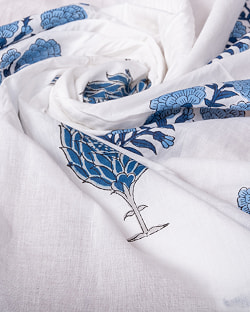 〔1m単位切り売り〕ジャイプル　職人手作り木版染め　色彩美しいボタニカルデザイン〔幅約110cm〕〔白×青系　植物柄〕　おしゃれ　生地　テーブルクロス　手芸素材などへ - サブ5