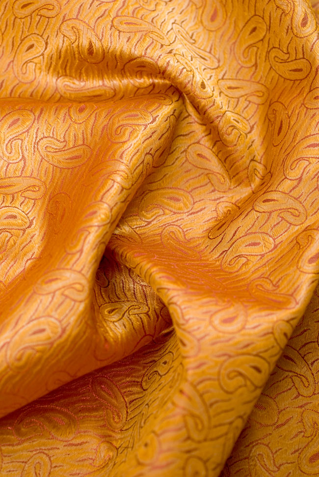 〔1m単位切り売り〕インドの伝統模様布 - 橙地にペイズリー〔幅112cm〕 5 - 裏面も素敵です。