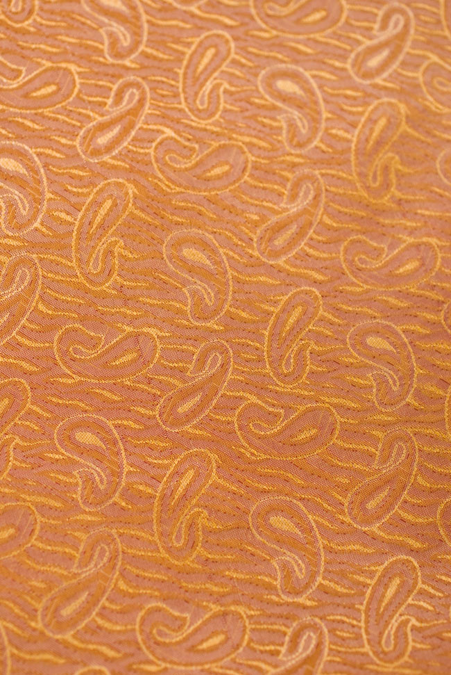 〔1m単位切り売り〕インドの伝統模様布 - 橙地にペイズリー〔幅112cm〕の写真