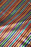 〔1m切り売り〕インドの伝統模様布 - ボーダー柄 虹色×金〔幅105cm〕の商品写真
