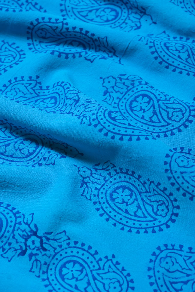 インドの泥染め布 〔長さ2.8m程度×幅95cm程度〕の写真