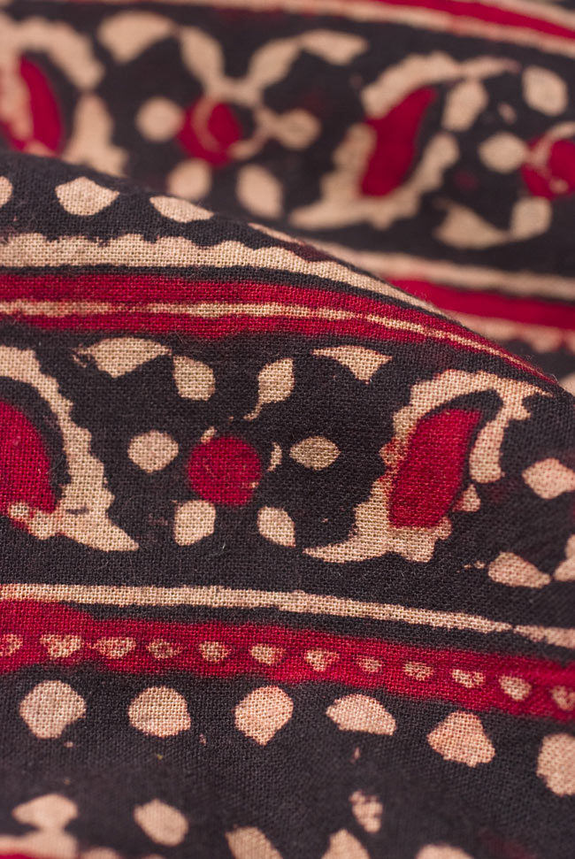 〔縦幅約100~約130cm〕カッチの防染染め布〔横幅約110cm〕 4 - 柔らかなコットンが魅力的です。