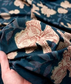 〔90cm切り売り〕インディゴブルーの伝統泥染め布 - ボタニカル柄〔幅約108cm〕 - サブ5