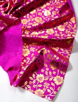 〔90cm程度〕インドの伝統柄ゴールドプリント布〔幅約100cm〕 - ピンク - サブ4