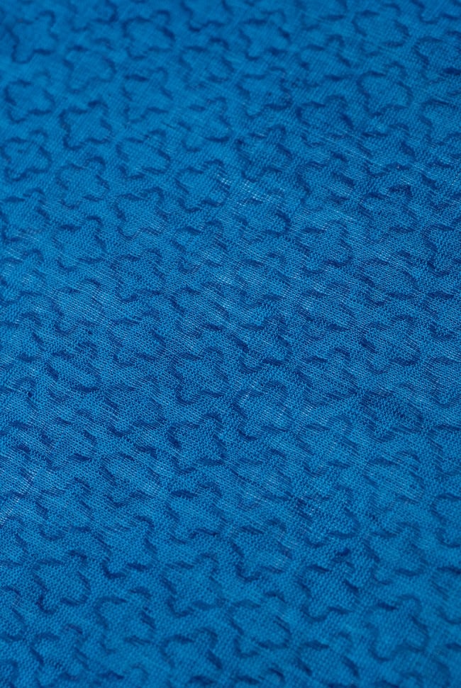 〔1m切り売り〕インドのシンプルコットン布  - 小花ブルー 〔幅約110cm〕 2 - パターンを拡大してみました。