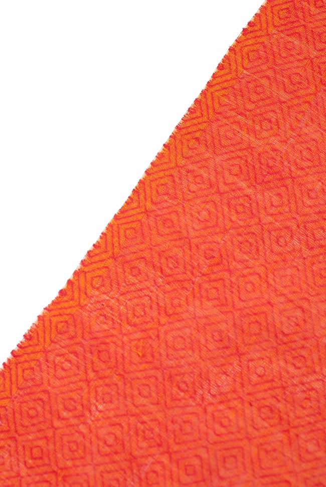 〔1m切り売り〕インドのシンプルコットン布 - 菱形オレンジ 〔幅約110cm〕 4 - 端の部分はこのようになっています。