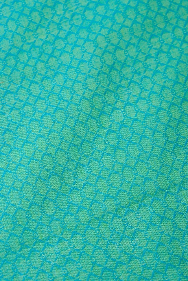 〔1m切り売り〕インドのシンプルコットン布 - 編み模様ブルーグリーン 〔幅約110cm〕 2 - パターンを拡大してみました。