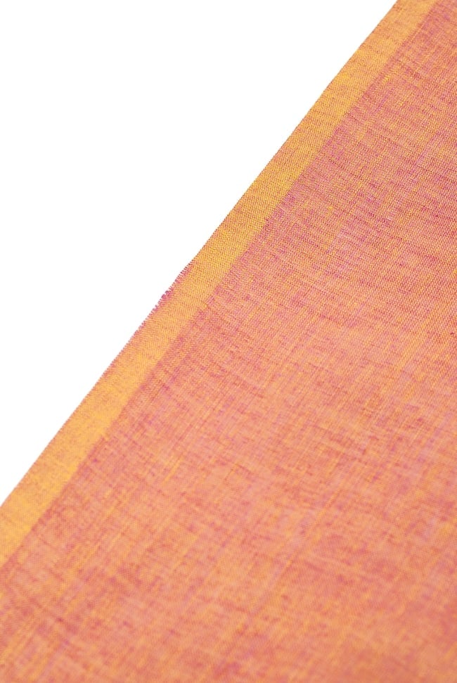 〔1m単位切り売り〕南インドのハーフボーダー・シンプル・コットン生地 - オレンジ×紫ペイズリー〔幅約110cm〕 4 - 反対側の端の処理の様子です。