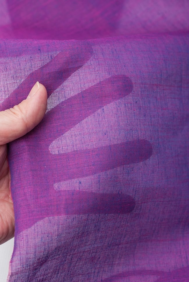〔1m単位切り売り〕南インドのハーフボーダー・シンプル・コットン生地 - 紫×青象さん〔幅約110cm〕 6 - 透け感のある生地です。