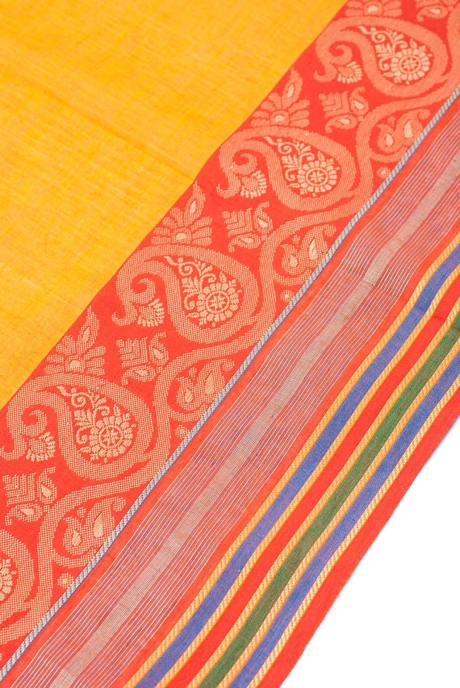 〔1m単位切り売り〕南インドのハーフボーダー・シンプル・コットン生地 - オレンジ×赤ペイズリー〔幅約110cm〕 3 - 片側には装飾ボーダーがついています。