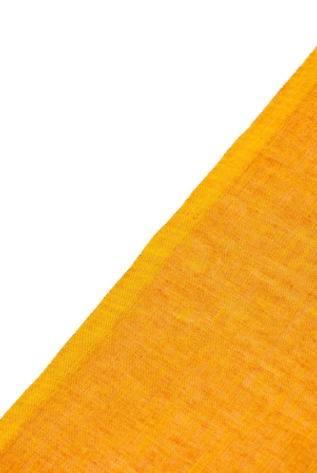 〔1m切り売り〕南インドのハーフボーダー・シンプル・コットン生地 - オレンジ×赤ペイズリー〔幅約110cm〕 4 - 反対側の端の処理の様子です。