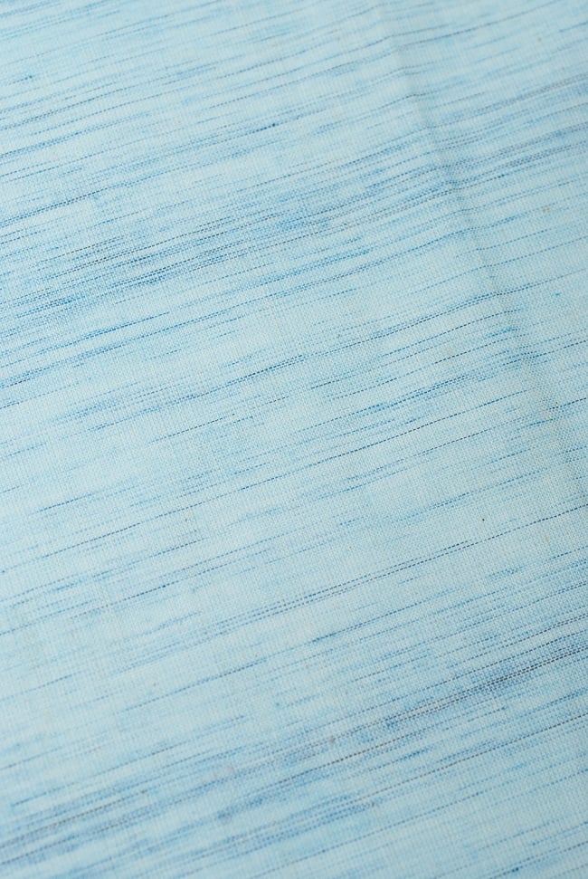 〔1m単位切り売り〕インドのパステルカラークロス - 水色ストライプ 〔幅約111cm〕 2 - 生地の様子を近くからみてみました。