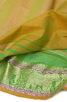 〔1m切り売り〕南インドのハーフボーダー・シンプル・コットン生地 - 茶色グリーン×緑象さん〔幅約110cm〕の商品写真