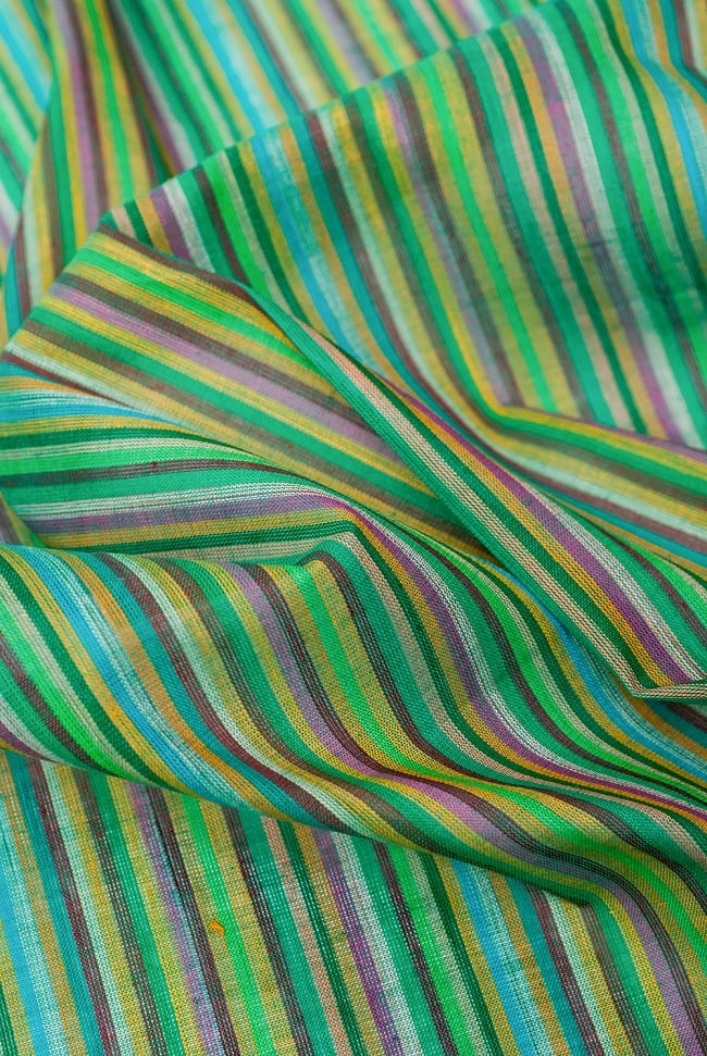 〔1m切り売り〕南インドのストライプ布 - 緑系 〔幅約110cm〕 4 - ドレープを作ってみました。いろいろなアイデアがわいてくる布ですね！