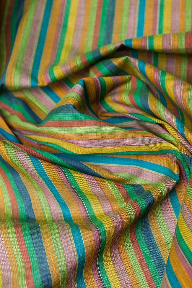 〔1m切り売り〕南インドのストライプ布 - 黄緑系 〔幅約109cm〕 4 - ドレープを作ってみました。いろいろなアイデアがわいてくる布ですね！