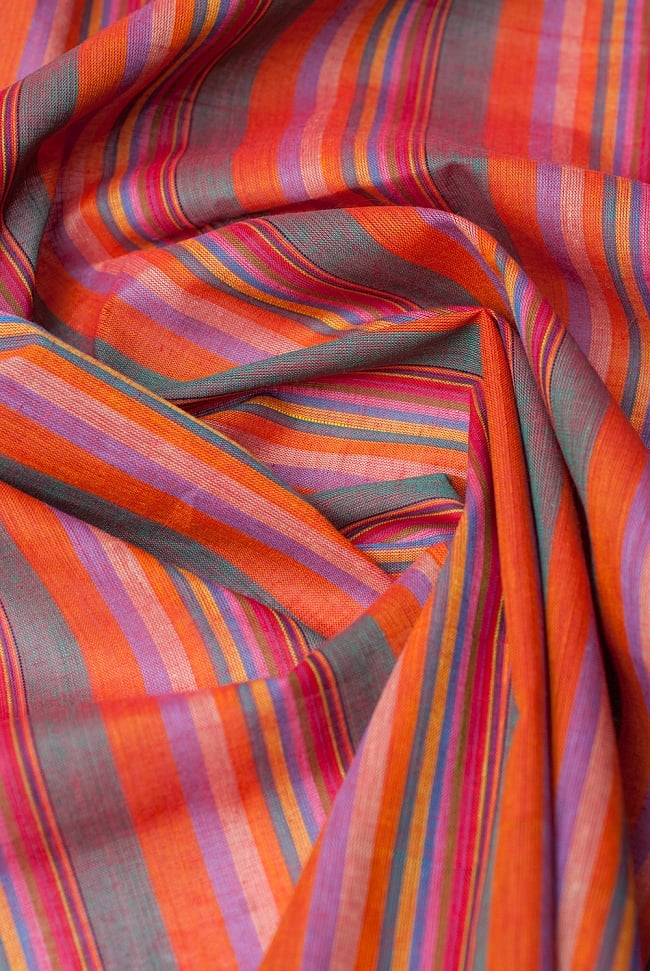 〔1m切り売り〕南インドのストライプ布 - オレンジ系 〔幅約111cm〕 4 - ドレープを作ってみました。いろいろなアイデアがわいてくる布ですね！