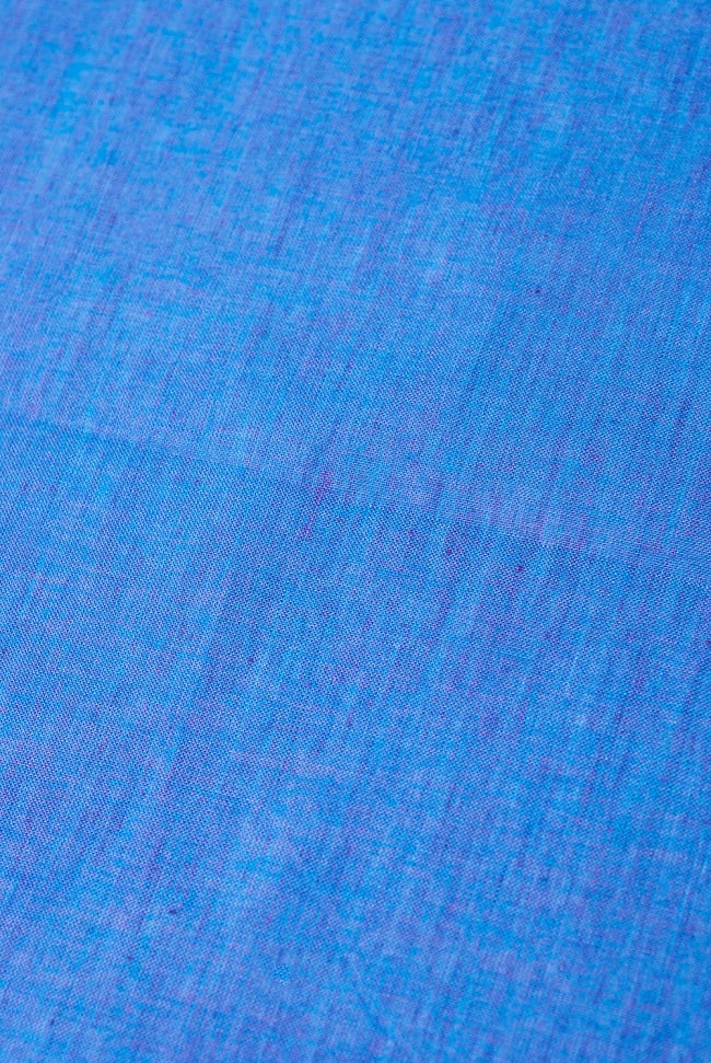 〔1m切り売り〕インドのシンプルコットン布 - 青＆ムラサキ〔幅約113cm〕の写真1枚目です。生地を近くからみてみました。切り売り,量り売り布,アジア布 量り売り,手芸,裁縫,生地,アジアン,ファブリック
