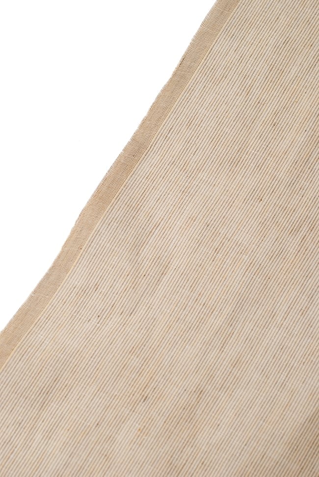 〔1m単位切り売り〕南インドのハーフボーダー・シンプル・コットン生地 - アイボリー×パープルボーダー〔幅約110cm〕 3 - 端の部分の処理の様子です。