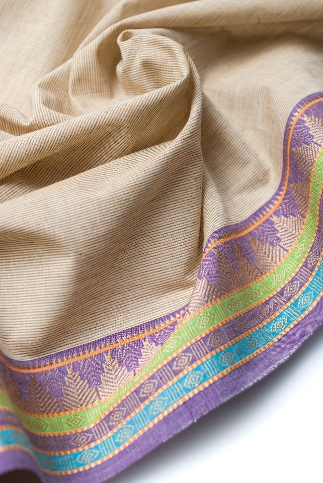 〔1m単位切り売り〕南インドのハーフボーダー・シンプル・コットン生地 - アイボリー×パープルボーダー〔幅約110cm〕 4 - 陰影が美しく、いろいろなアイデアが浮かんできそうな一枚ですね。