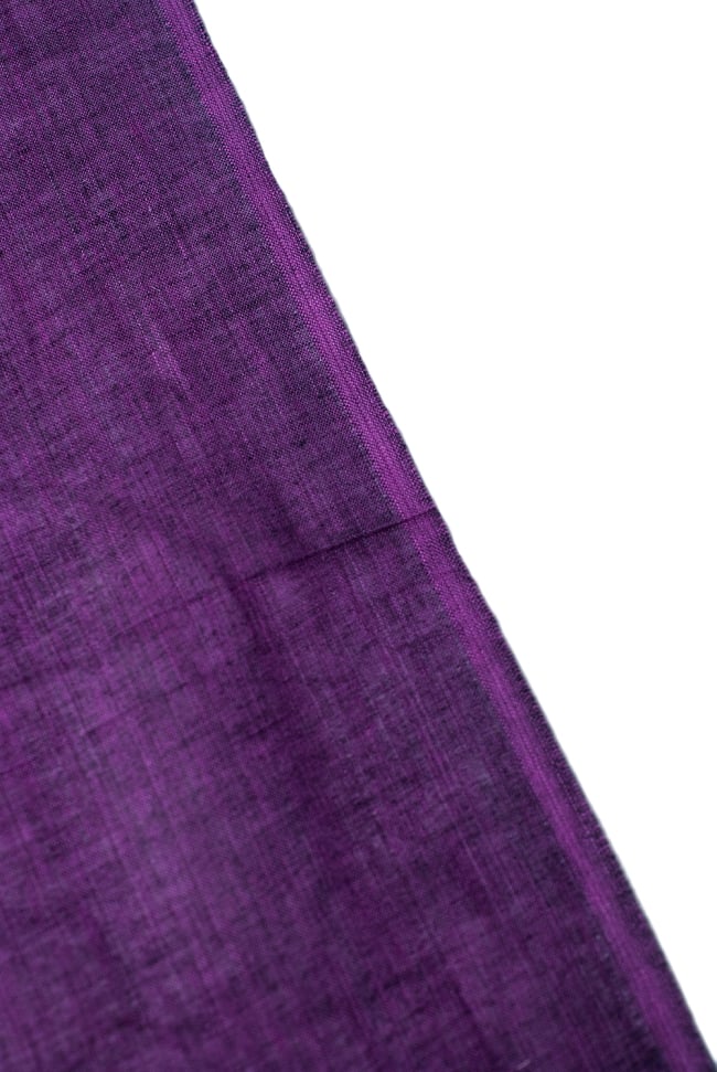 〔1m切り売り〕南インドのハーフボーダー・シンプル・コットン生地 - 濃紫×波模様〔幅約108cm〕  3 - 端の部分の処理の様子です。