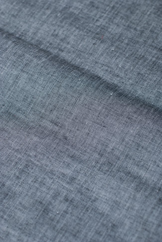 〔1m単位切り売り〕南インドのハーフボーダー・シンプル・コットン生地 - グレー×ゴールドザリ〔幅約108cm〕 2 - 少し離れてみてみました。