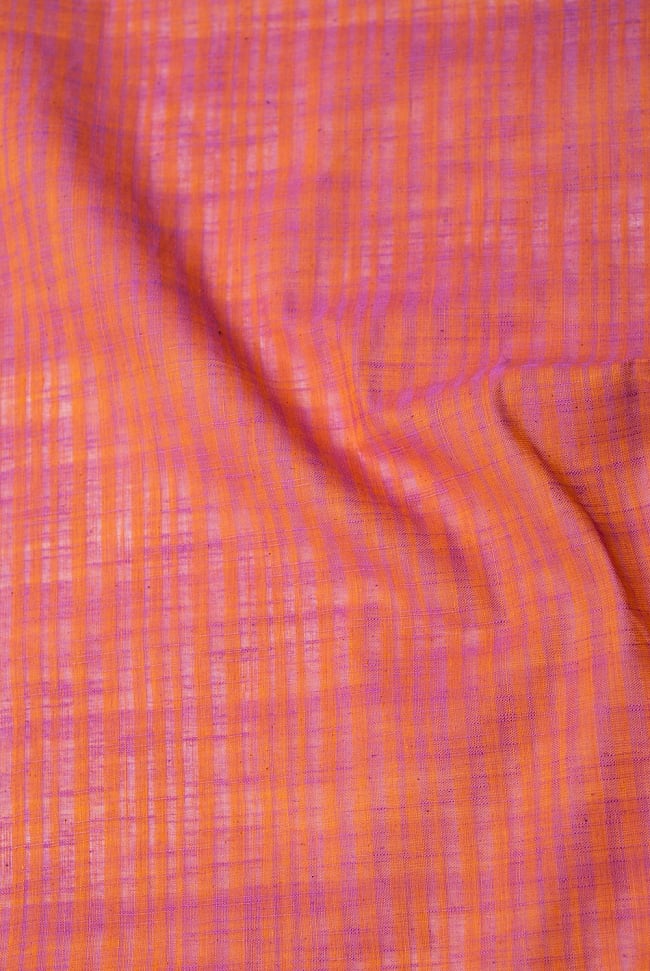 〔1m切り売り〕南インドのストライプ布 - オレンジ×ピンク 〔幅約110cm〕 2 - 少し離れてみてみました。