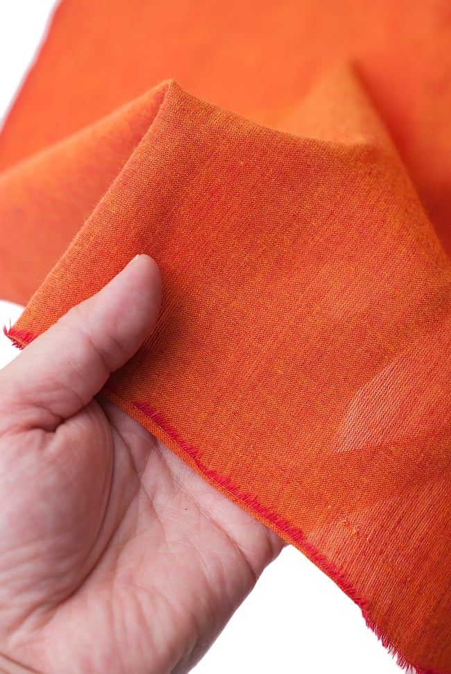 〔1m切り売り〕インドのシンプルコットン布  - オレンジ〔幅約112cm〕 5 - さまざまな手芸へ。想像が広がる布です。
