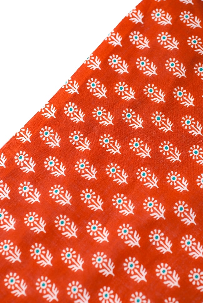 〔1m切り売り〕インドのウッドブロック風プリント布 - オレンジ〔幅約107cm〕 5 - さまざまな手芸へ。想像が広がる布です。