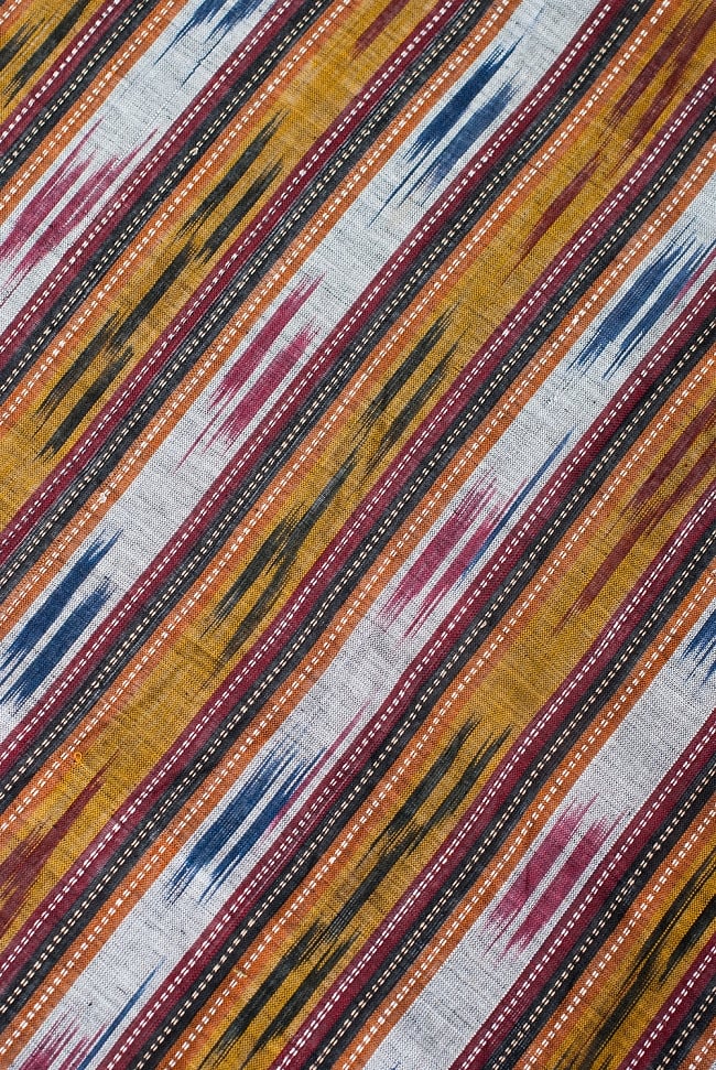〔1m切り売り〕インドの絣織り布 〔幅約112cm〕の写真1枚目です。インドらしい味わいのある布地です。イカット,かすり織り、絣、切り売り,量り売り布,アジア布 量り売り,手芸,裁縫,生地,アジアン,ファブリック