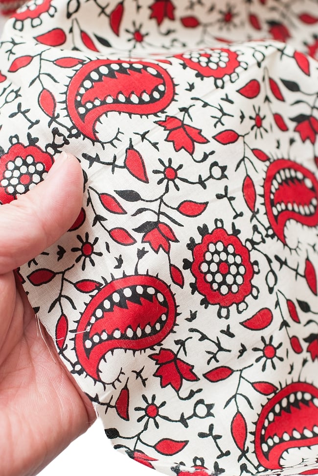 〔1m切り売り〕インドの伝統模様 セリグラフィープリント布〔幅約107cm〕 5 - さまざまな手芸へ。想像が広がる布です。