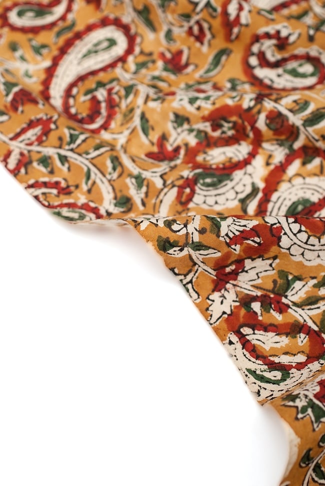 〔1m単位切り売り〕南インドの花柄コットン布〔幅約113cm〕 3 - 端の部分の処理です。