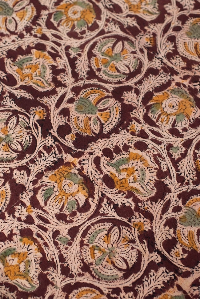 〔1m切り売り〕南インドの花柄コットン布〔幅約114cm〕の写真1枚目です。インドらしい味わいのある布地です。切り売り,量り売り布,アジア布 量り売り,手芸,裁縫,生地,アジアン,ファブリック