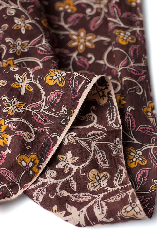 〔1m単位切り売り〕南インドの花柄コットン布〔幅約119cm〕 3 - 端の部分の処理です。