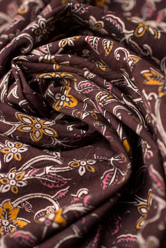 〔1m単位切り売り〕南インドの花柄コットン布〔幅約119cm〕 4 - 陰影をつけるととても素敵な色合いですね。