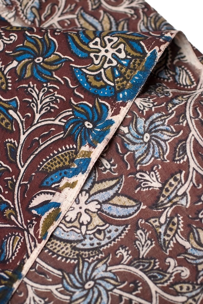 〔1m単位切り売り〕南インドの花柄コットン布〔幅約114cm〕 3 - 端の部分の処理です。