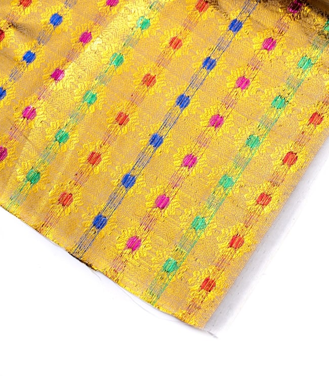 〔1m切り売り〕インドの金糸入り伝統模様布〔102cm〕 - イエロー 4 - フチの写真です