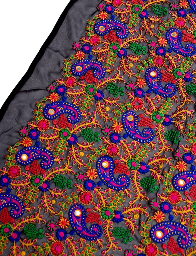 〔50cm切り売り〕更紗とペイズリー刺繍のメッシュ生地布〔101cm〕 - カラフルの写真シースルー,レース,手芸 メッシュ,切り売り,計り売り布,アジア布,生地,アジアン,ファブリック,テーブルクロス,ソファーカバー