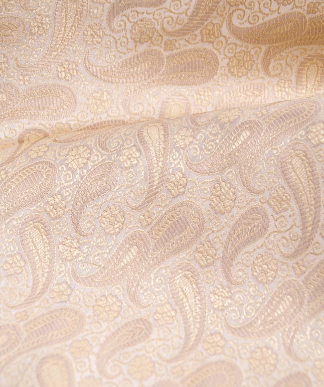 〔1m切り売り〕インドの伝統模様布〔106cm〕 - クリーム 2 - 拡大写真です。独特な雰囲気があります。