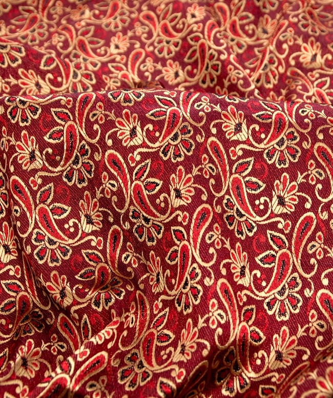 〔1m切り売り〕インドの伝統模様布〔90cm〕 - 赤茶 2 - 拡大写真です。独特な雰囲気があります。
