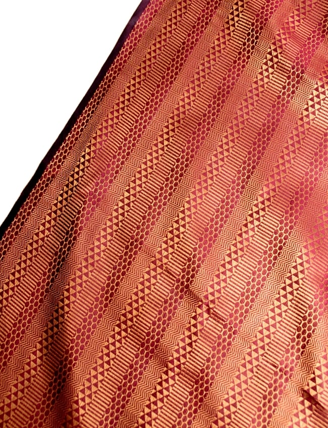 〔1m切り売り〕インドの伝統模様布〔116cm〕 - あずきとゴールドの写真1枚目です。インドからやってきた切り売り布です。切り売り,計り売り布,布 生地,アジア布,手芸,生地,アジアン,ファブリック,テーブルクロス,ソファーカバー