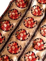 〔1m切り売り〕インドのゴージャス刺繍伝統模様布〔122cm〕 - ゴールド×赤系の商品写真
