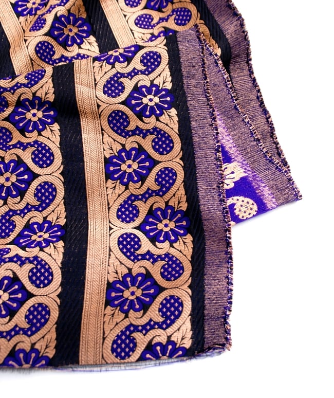 〔1m切り売り〕インドのゴージャス刺繍伝統模様布〔130cm〕 - ゴールド×紫系 4 - フチの写真です