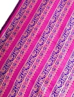 〔1m切り売り〕インドのゴージャス刺繍伝統模様布〔114cm〕 - 紫×ピンク系の商品写真