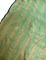 〔1m切り売り〕インドの伝統模様布〔112cm〕 - 緑×ゴールド系の商品写真