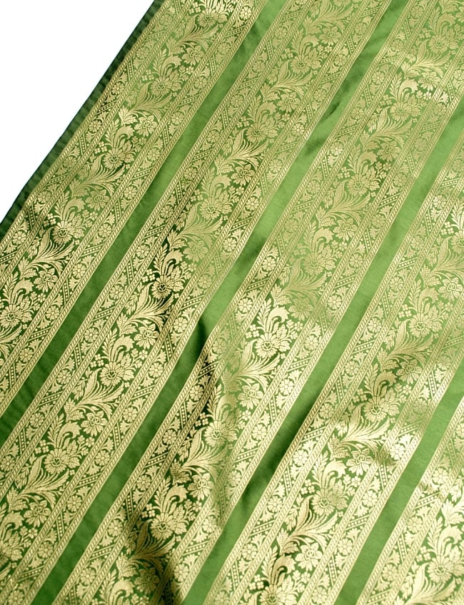 〔1m切り売り〕インドの伝統模様布〔111cm〕 - 緑系の写真1枚目です。インドからやってきた切り売り布です。切り売り,計り売り布,布 生地,アジア布,手芸,生地,アジアン,ファブリック,テーブルクロス,ソファーカバー