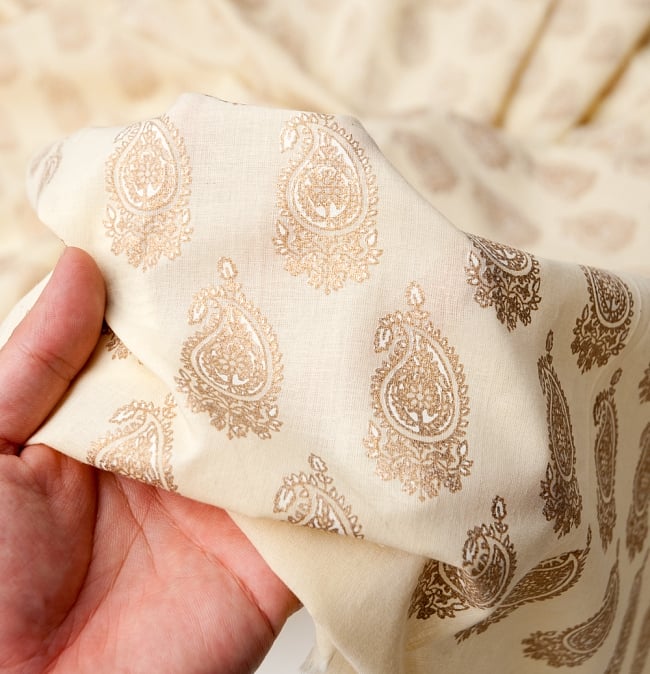 〔1m単位切り売り〕インドの伝統模様 セリグラフィープリント布〔109cm〕 6 - この質感、さすがインドの布といった感じです